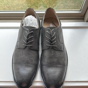 Men’s size 12 gray dress shoes